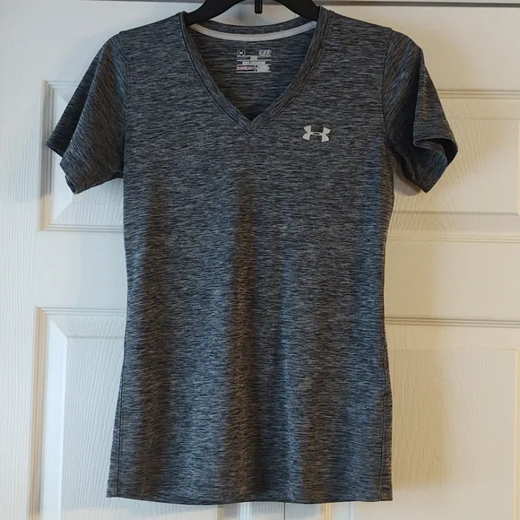 Under Armour Heat Gear Women's Shirt Size Small - Picture 1 of 3